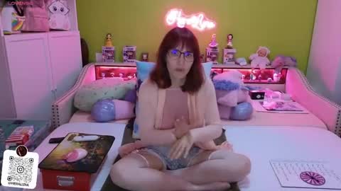 HeraLuna  online show from May 2026 07:33:01 PM