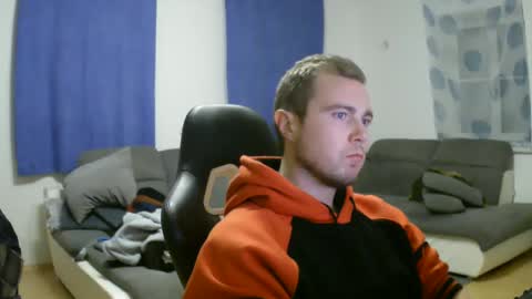 Snapshot of herbstenden chatting on December 2024 06:14:01 PM John Pearl online show from December 2024 06:14:01 PM