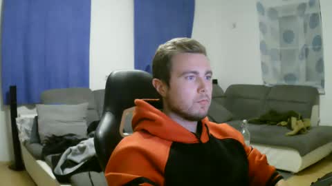 Snapshot of herbstenden chatting on January 2025 07:24:01 PM John Pearl online show from January 2025 07:24:01 PM