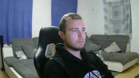 Snapshot of herbstenden chatting on February 2025 10:20:01 PM John Pearl online show from February 2025 10:20:01 PM