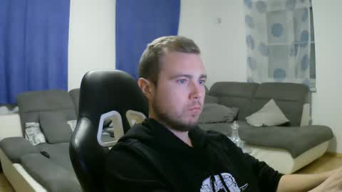 Snapshot of herbstenden chatting on March 2025 09:26:01 PM John Pearl online show from March 2025 09:26:01 PM