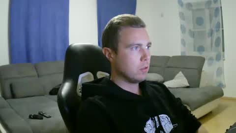 Snapshot of herbstenden chatting on March 2025 08:31:02 PM John Pearl online show from March 2025 08:31:02 PM