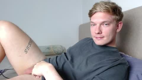 Snapshot of hercules__ chatting on April 2026 04:16:01 PM Gregblonde Alextattoo online show from April 2026 04:16:01 PM
