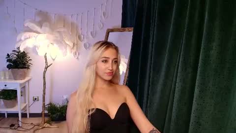 Snapshot of here_wego_again_ chatting on June 2026 02:13:02 AM Elise online show from June 2026 02:13:02 AM