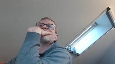 hering76 online show from March 2026 07:25:02 AM