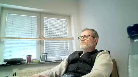 hering76 online show from March 2026 10:38:01 AM