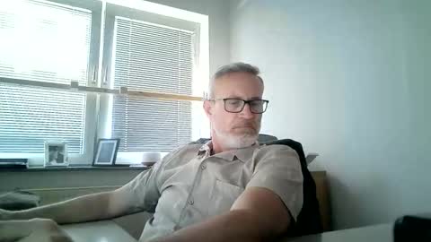 Snapshot of hering76 chatting on May 2026 10:33:01 AM hering76 online show from May 2026 10:33:01 AM