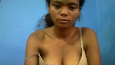 herisse01 online show from April 2026 04:17:01 AM