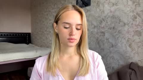 Snapshot of hermiladziekan chatting on September 2025 08:14:01 AM Sylvia online show from September 2025 08:14:01 AM