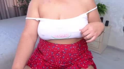 Snapshot of heroine_of_your_life chatting on September 2025 05:45:02 AM Maryana online show from September 2025 05:45:02 AM