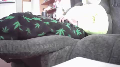 Snapshot of herpotheadpup chatting on November 2025 05:06:02 PM herpotheadpup online show from November 2025 05:06:02 PM