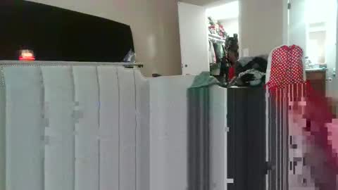 PoLyOneHersheySplasHer online show from February 2026 08:03:02 PM