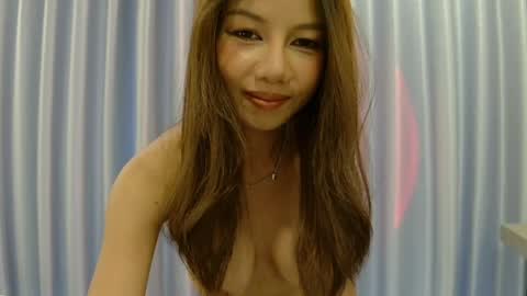 Snapshot of hersheys_aran chatting on April 2026 07:28:01 AM Aran online show from April 2026 07:28:01 AM