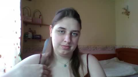 hess_luna_ online show from April 2026 09:15:01 AM