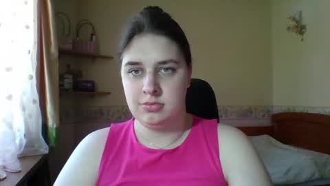 hess_luna_ online show from May 2026 08:32:02 AM
