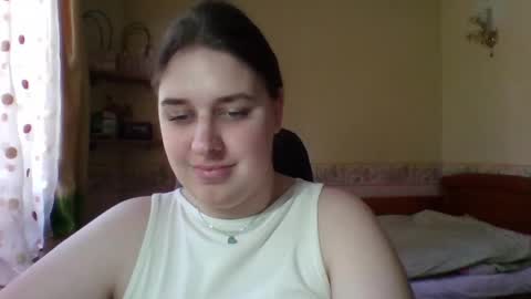 hess_luna_ online show from May 2026 09:06:01 AM
