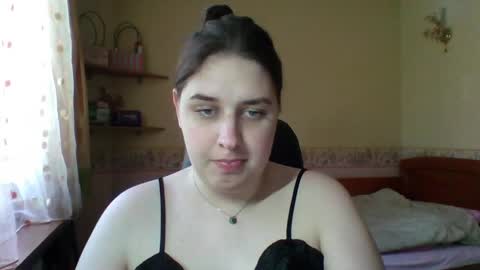hess_luna_ online show from May 2026 09:03:01 AM