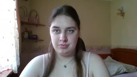 hess_luna_ online show from May 2026 09:03:01 AM