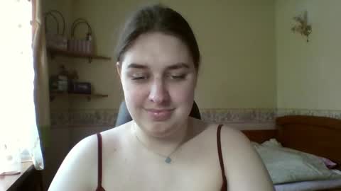 hess_luna_ online show from May 2026 09:04:02 AM