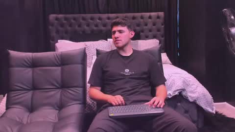 heteros men online show from April 2026 07:55:02 PM