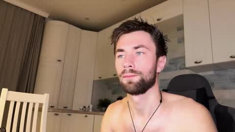 Arnold online show from November 2025 08:21:02 PM