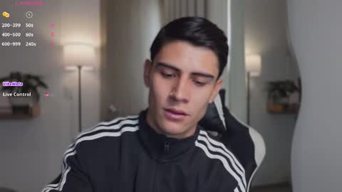 Snapshot of hey_cesard chatting on February 2026 01:51:02 PM hey_cesard online show from February 2026 01:51:02 PM