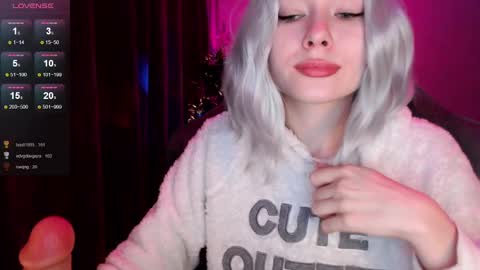 Snapshot of hey_nora_ chatting on December 2024 04:32:01 AM Nora online show from December 2024 04:32:01 AM