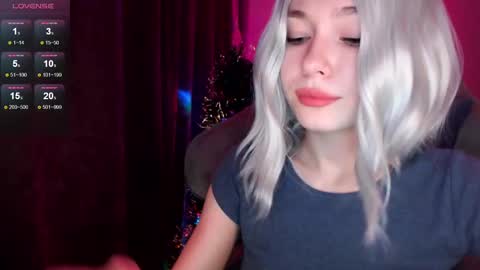 Snapshot of hey_nora_ chatting on December 2024 09:20:01 PM Nora online show from December 2024 09:20:01 PM