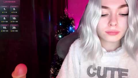 Snapshot of hey_nora_ chatting on December 2024 03:13:01 PM Nora online show from December 2024 03:13:01 PM