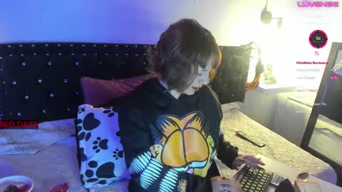 Noraly  online show from November 2025 04:59:01 AM