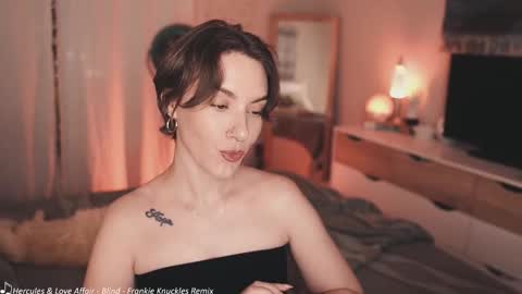 Snapshot of heykate chatting on October 2025 02:15:01 AM HeyKate online show from October 2025 02:15:01 AM