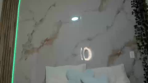 heyyo1808 online show from September 2025 09:03:02 PM