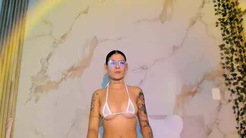 heyyo1808 online show from September 2025 07:58:02 PM