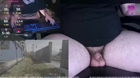 Snapshot of hgr16 chatting on February 2025 01:40:02 AM FunGuy33 online show from February 2025 01:40:02 AM