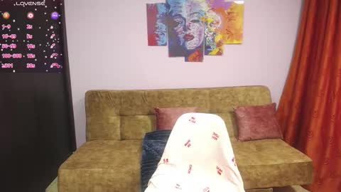 Snapshot of hi_allison chatting on November 2025 03:40:02 AM Allison online show from November 2025 03:40:02 AM