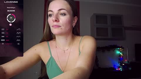 Snapshot of hi_bye_ chatting on January 2025 02:52:02 PM Lina online show from January 2025 02:52:02 PM