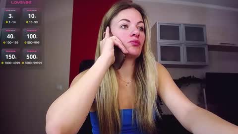 Lina online show from October 2025 09:06:02 AM