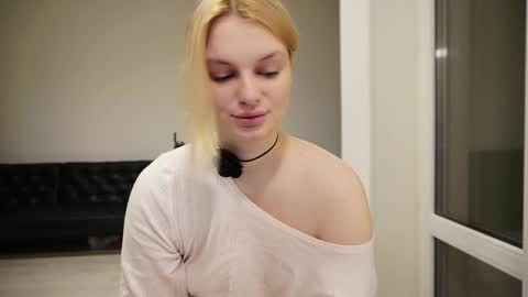 Ana online show from December 2025 06:39:01 PM