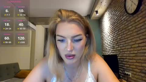 Snapshot of hi_lina chatting on July 2026 03:22:01 AM Hi lina online show from July 2026 03:22:01 AM