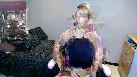 Snapshot of hi_scarlett chatting on February 2025 01:30:01 PM hi_scarlett online show from February 2025 01:30:01 PM