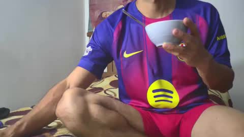 hideonbush online show from November 2025 02:32:01 AM