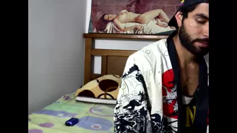 hideonbush online show from December 2025 05:00:01 PM