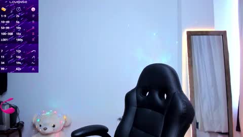 Diana online show from November 2025 07:05:02 PM