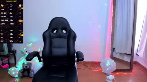 Diana online show from December 2025 07:33:02 PM