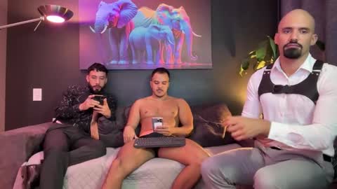 Snapshot of highlatin_guys chatting on October 2025 02:22:02 AM Terry and E online show from October 2025 02:22:02 AM