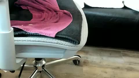 Snapshot of hiheelz chatting on February 2026 03:20:01 PM hiheelz online show from February 2026 03:20:01 PM