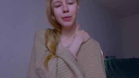 Chloe online show from November 2025 05:29:02 AM