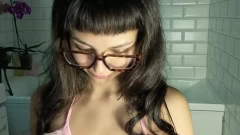 HIHIKA online show from July 2026 08:14:01 PM