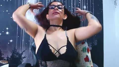 hikaryfire online show from May 2026 12:04:01 AM
