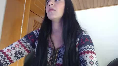 hilaril18 online show from October 2025 02:36:02 PM